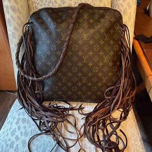 Sold! XL Louis Vuitton Monogram Sac Balade M51112